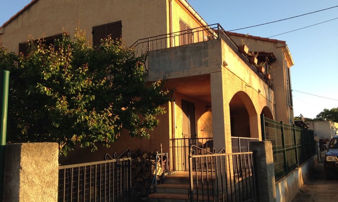 Santo-Pietro-di-Tenda Apartamento | villa de fondo entre mar y montaña