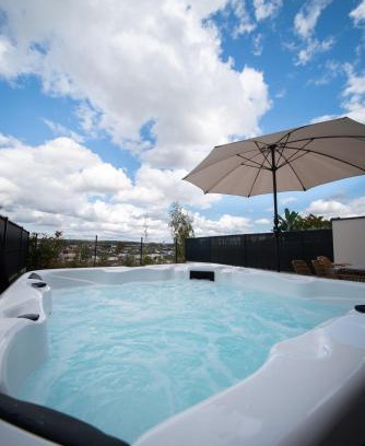 Amneville Villa | Villa Bulle Dorée & Spa privatif Amnéville 50 m Snowworld Galaxie au pied du site touristique