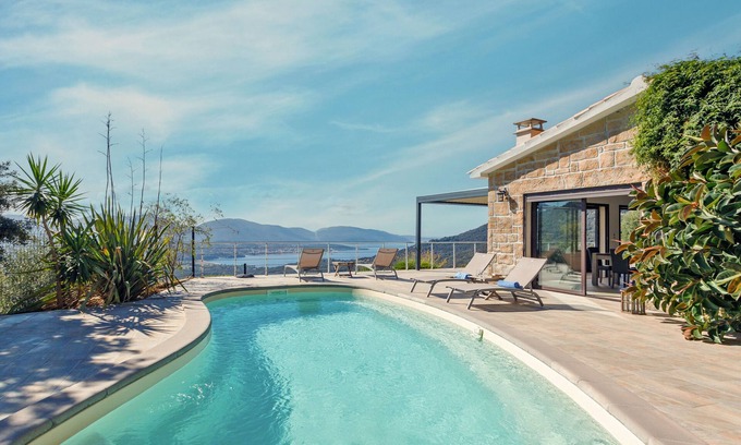 Olmeto Villa | Villa 'Bumortu' con vistas al mar, Wi-Fi y aire acondicionado