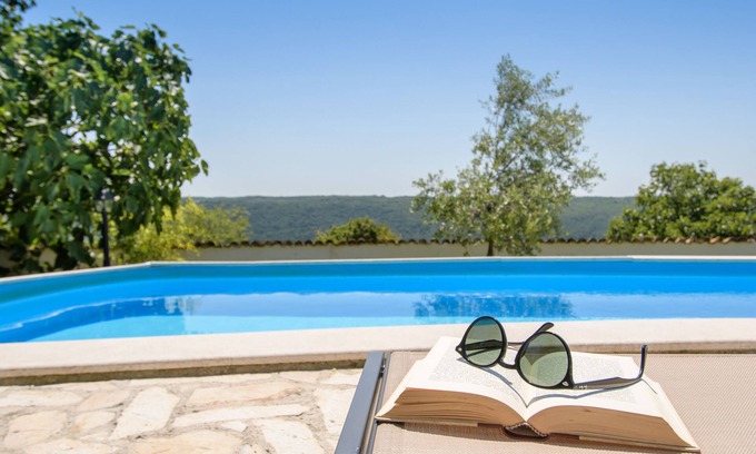 Buje Villa | Villa Stefani - villa de piedra con piscina