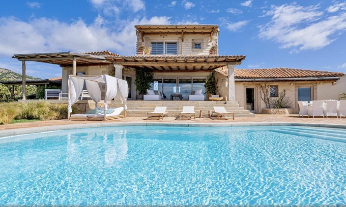 Abbiadori Villa | Villa Camelia - Luxury 6 bedroom with beautiful views