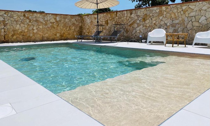 Carrozziere Villa | Villa Carmen con piscina