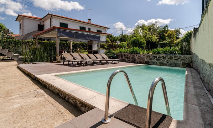 Felgueiras Villa | Villa 'Casa Campo Da Feira' con piscina privada, terraza privada y Wi-Fi