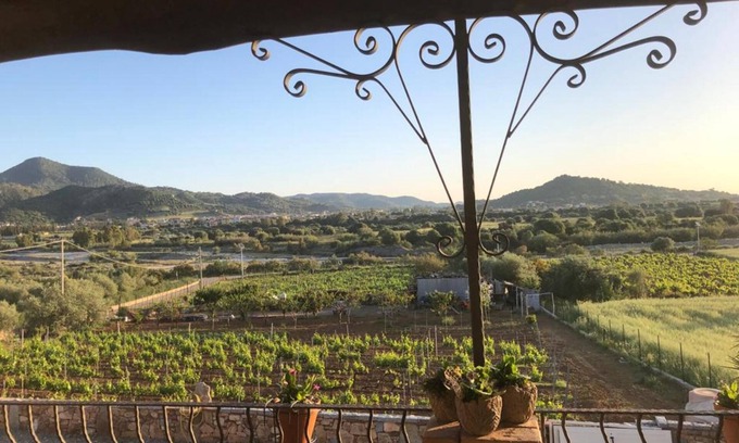 Cardedu Villa | Villa "Casa vacanze Perdupili" con vistas a la montaña y jardín privado