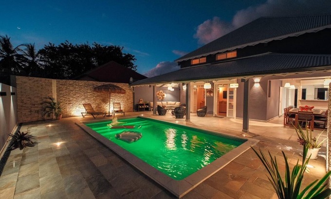 Sainte-Anne Villa | Villa d'Exception avec Piscine - 3 Min de la Plage 4 chambres climatisées