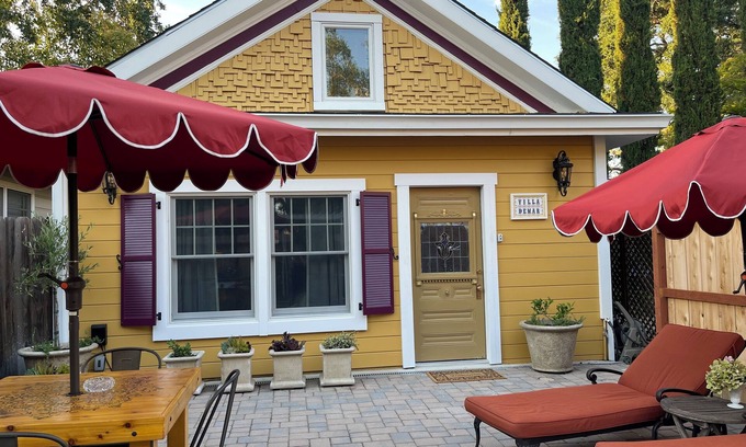 Napa Villa | "Villa De Mar" Extended stay Downtown Napa Retreat. Stroll to All!