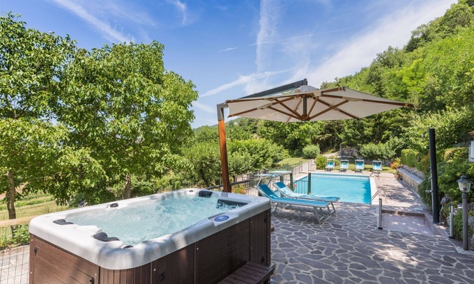 Piobbico Villa | Villa degli Artisti, encantadora villa con piscina cerca de Piobbico, en el norte de las Marcas
