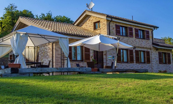 Falerone Villa | Villa Domus - Homelike Villas