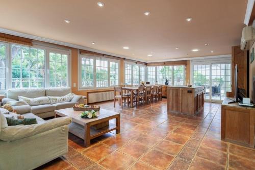 Castelldefels Casa | Villa Drago