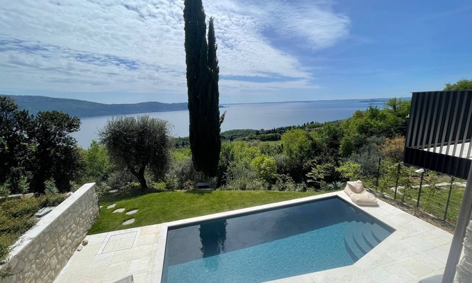 Toscolano Maderno Villa | Villa 'Engardina' con vistas al lago, Wi-Fi y aire acondicionado