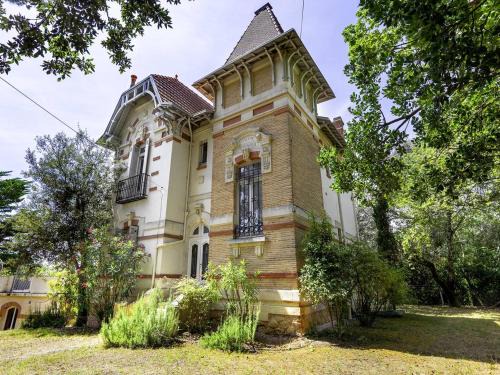 Arcachon Villa | Villa Familiale près du Moulleau et Plage des Arbousiers avec Grand Jardin et Terrasse - FR-1-433-18