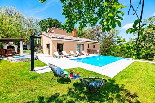 Ferlini Villa | Villa Ferlini in Central Istria with private 10000 m2 Garden