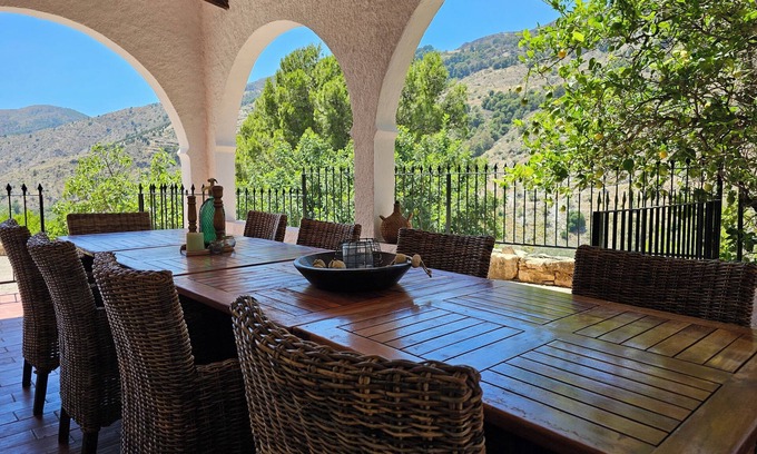 Vélez de Benaudalla Villa | Villa Finca el Carril, Geweldige Locatie!