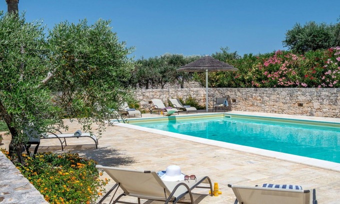 Castellana Grotte Villa | Villa en San Nicola Di Genna con 7 habitaciones, capacidad 15