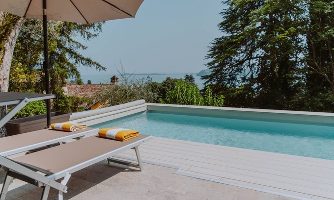 Barbarano Villa | Gran villa con espléndidas vistas al lago, parque privado, aire acondicionado, cerca de la playa y de todos los servicios.