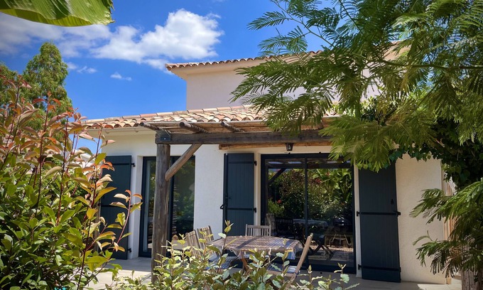 Lecci Casa | Villa Forana🏡Warm welcome 🧡 heated pool 🌞beach 5' away 🏖️
