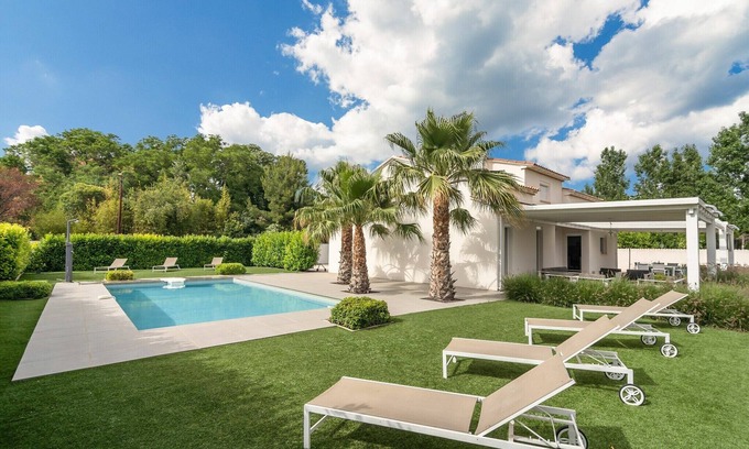 Saint-Genies-de-Fontedit Villa | Villa con palmeras y piscina