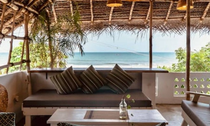 Pondicherry Beach Casa | Villa Frangipani - Sea Front, AC, Wifi