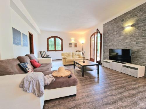 Torre Colonna-sperone Villa | Villa Giacoma hot tub and garden