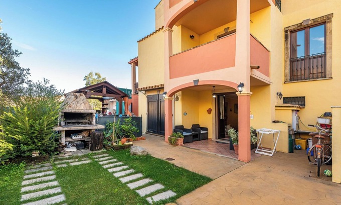 Castiadas Casa | Villa Gialla Castiadas con vistas a la montaña, terraza y A/C