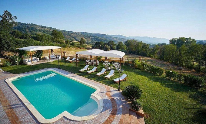 Giungano Casa | Villa Giuncalia E: A welcoming apartment surrounded by the greenery, with Free WI-FI.