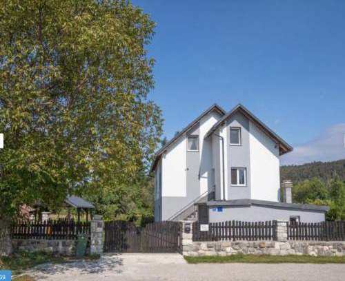 Fuzine Villa | Villa Green Oasis