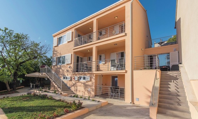 Vrsar Apartamento | Villa Green Palm at the Sea with Large Terrace