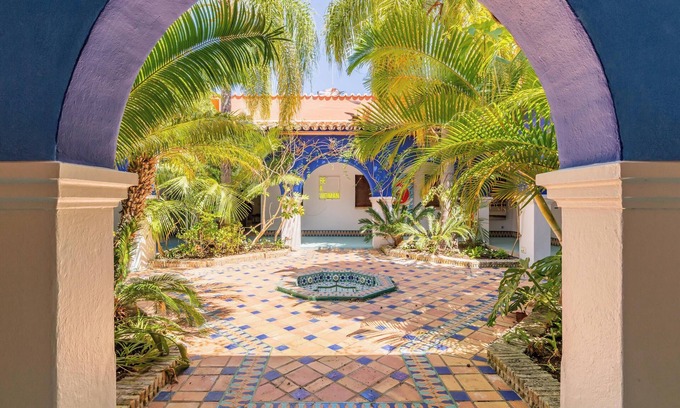 Guadalmina Villa | Villa 'Hacienda del Mar' con vistas al mar, piscina y Wi-Fi