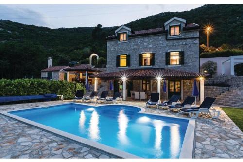 Ploce Villa | Villa Heart of Stone