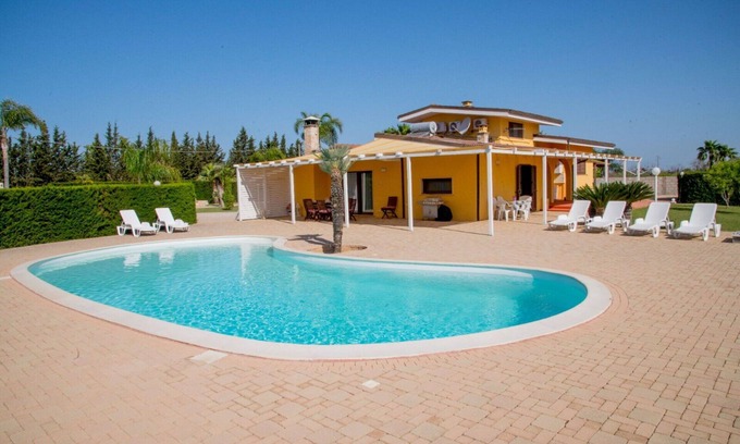 Melissano Villa | Villa en Melissano con 4 habitaciones, capacidad 8