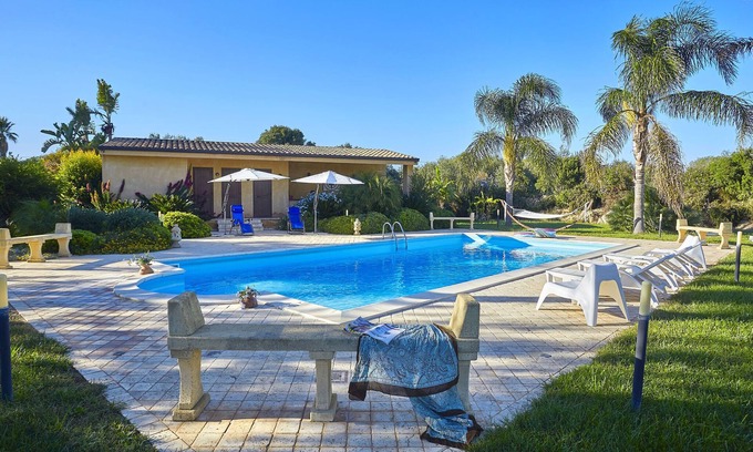 Castelvetrano Casa | Villa en Selinunte con Piscina y Olivares