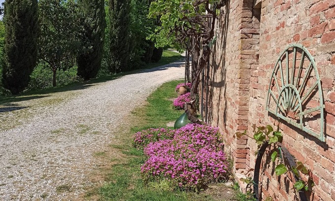 Sovicille Apartamento | Villa in Siena Hills, flat 4/6 pax with pool A/C - heating- garden