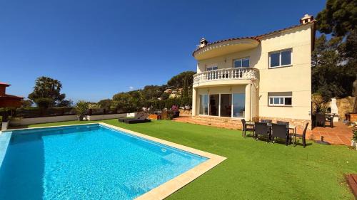 Lloret de Mar Villa | Villa Irene - Vistas al mar