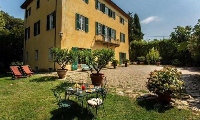 San Michele di Moriano Villa | Villa en San Concordio Di Moriano con 6 habitaciones, capacidad 14
