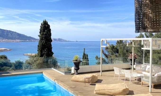Roucas-Blanc Casa | VILLA JFK