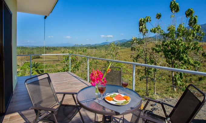 Parrita Casa | Villa Kisdadee - Hermosas vistas a la montaña y una piscina privada y Wi-Fi