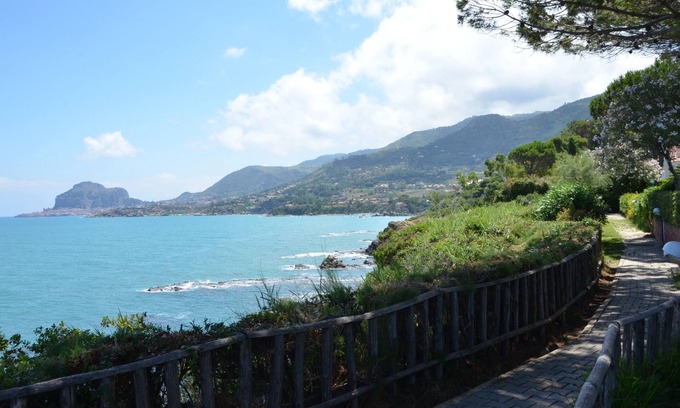 Mazzaforno Villa | Villa La Mimosa Gialla, residencia con acceso privado al mar