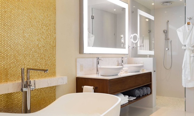 Santa Rosa Apartamento | Villa La Valencia - One Bedroom Pool view suite