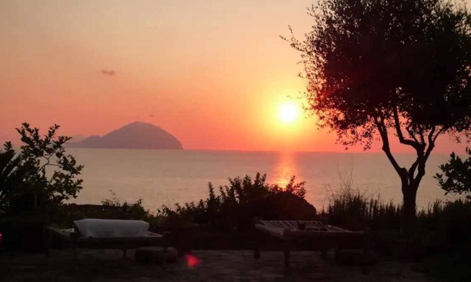 Pollara Casa | Villa La Vigna, in the bay of Pollara, with swimming pool