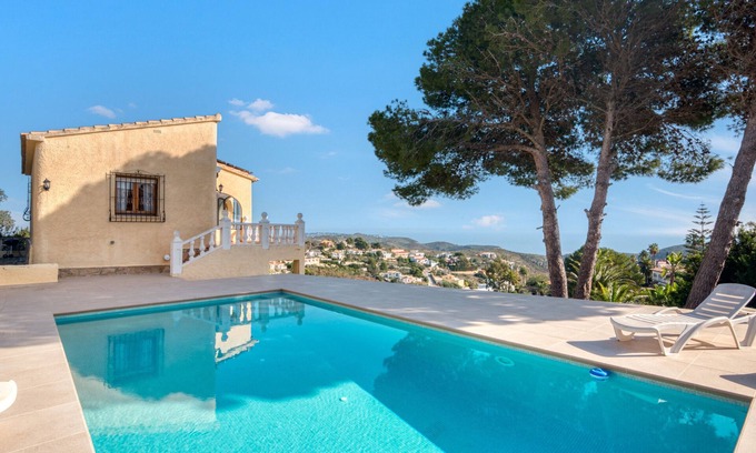 Cumbre del Sol Villa | Villa 'Landhaus Mit Pool Und Spektakulren' con vistas al mar, Wi-Fi y aire acondicionado