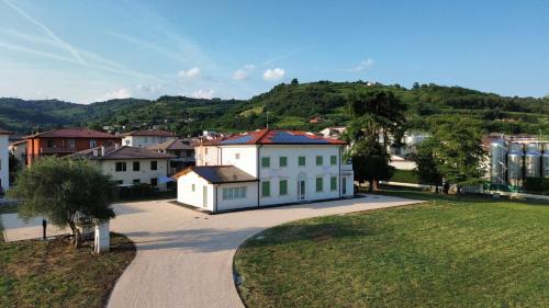 Gambellara Apartamento | Villa Le Meridiane - apt n2 with kitchen