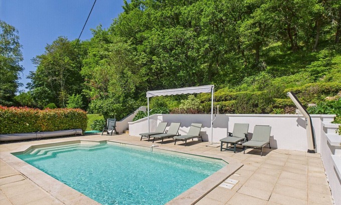 Thonac Chalet De Esquí | Villa “Le Roc” para 10 personas, jardín y piscina