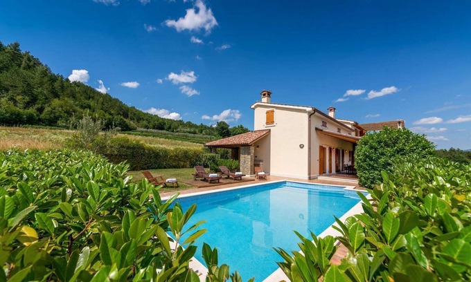 Buzet Villa | Villa Lef con piscina.