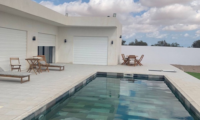 Hawmat al Badawiyin Villa | Villa les palmiers-Pool & comfort in djerba