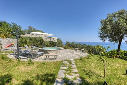 Vigo-Peirano Apartamento | Villa Luce del Sol with Pool - L