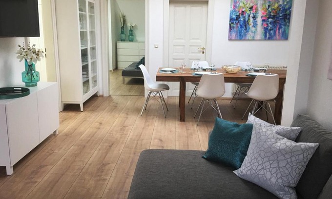 Plauen Apartamento | Villa Ludwig Plauen -mit Klimaanlage-