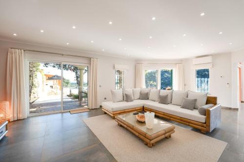 Olhao Villa | Villa Luso w/Heated Pool - Spacious & Peaceful