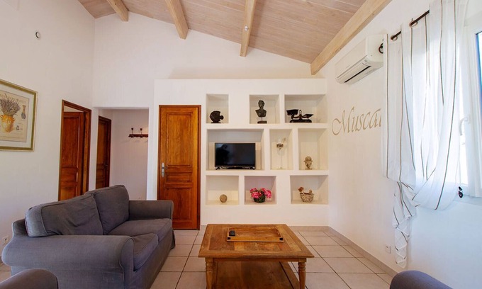 Saint-Maurice-dʼArdeche Villa | Villa-Clásico-Baño privado con bañera-Vista a la Piscina