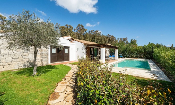 Sant'Elmo Villa | Villa Mariposa – Pool & Garden, 500m walk to Beach