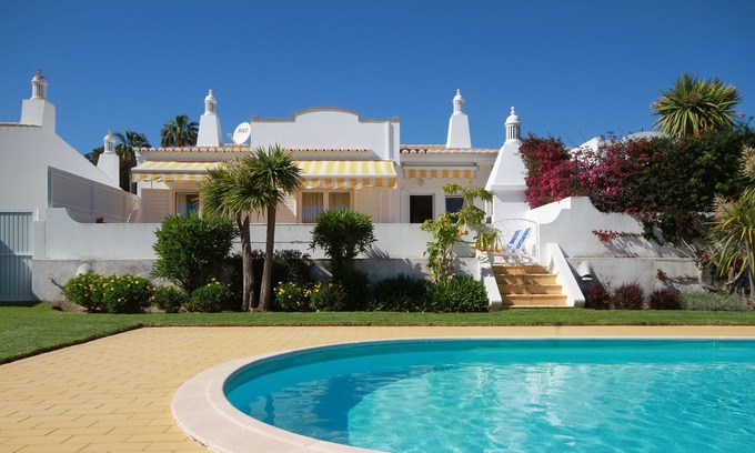 Albardeira Villa | Villa Meia-Praia, con terraza, piscina y jardín